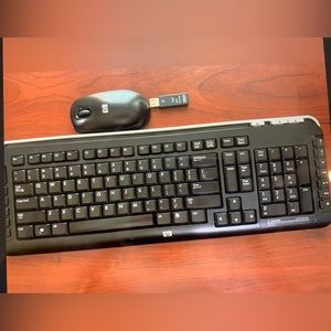 HP keyboard with wireless mouse